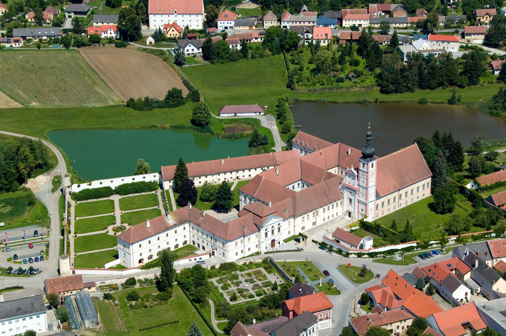 Luftbild Süd-Seite © Stift Geras